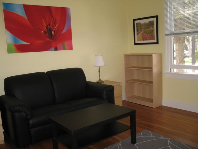 Living Room - 903 7th St