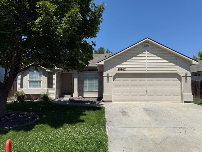 Building Photo - Beautifully Remodeled 4-Bedroom Nampa Home with Private Backyard.