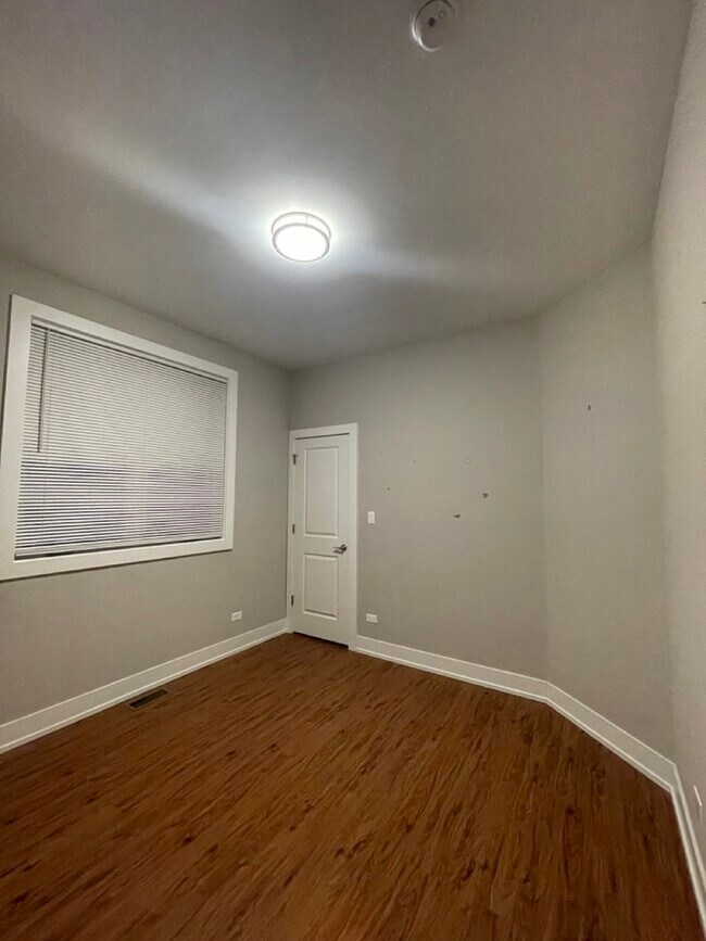 Building Photo - 215 S Hamilton Ave