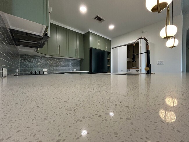 Building Photo - "Fort Worth Texas Condo for Rent"