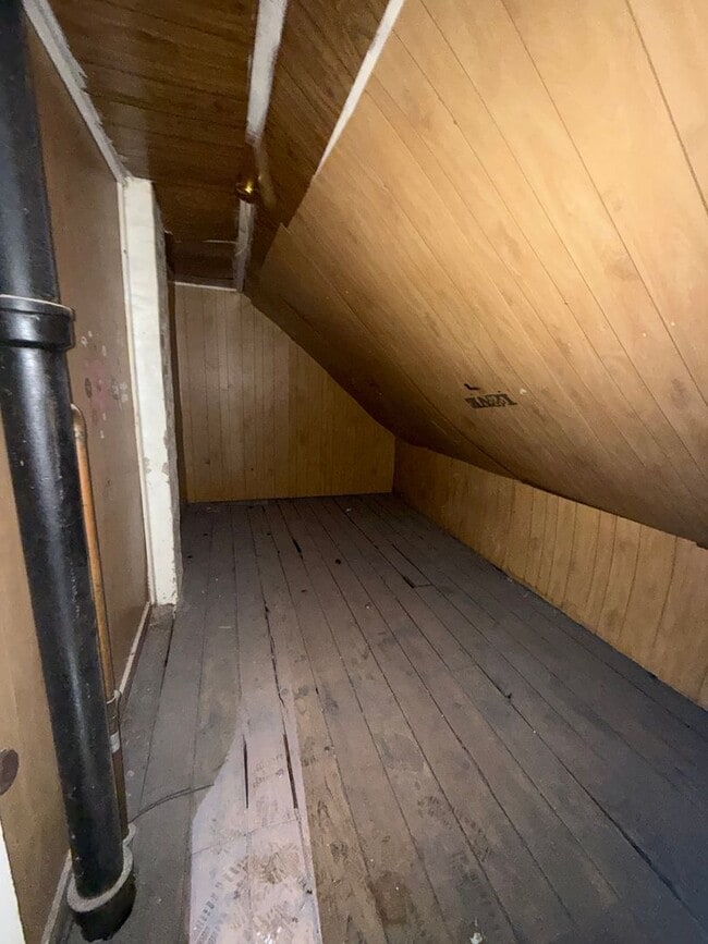 Building Photo - 1627-1629 W 8th Street