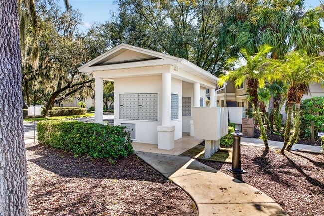 Building Photo - 5815 Fishhawk Ridge Dr