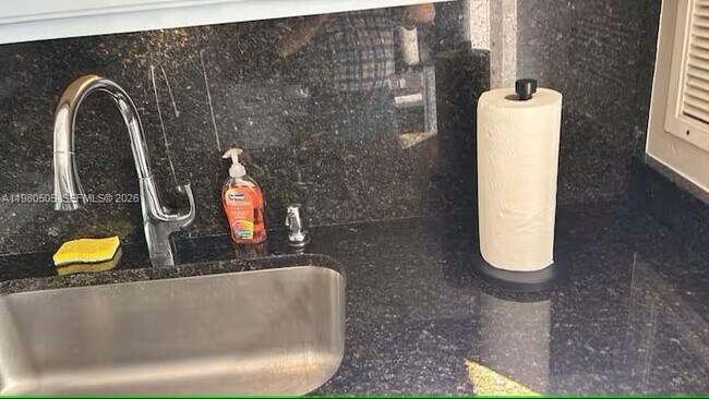 Building Photo - 1120 NE 24th Ave