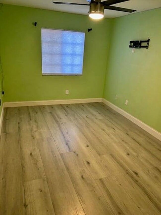 Building Photo - 1305 Lucaya Dr