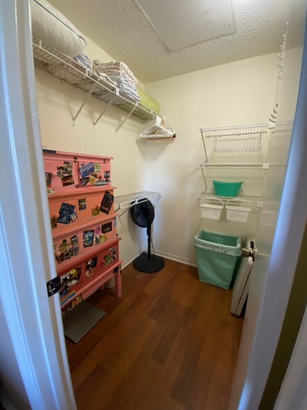 Building Photo - 10265 Gandy Blvd N