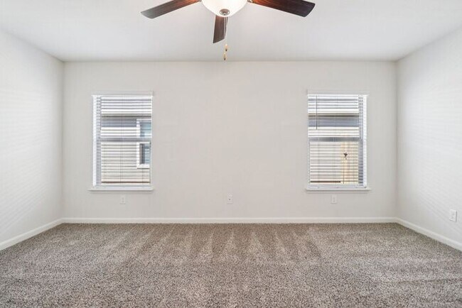 Building Photo - 413 Trinity Trl