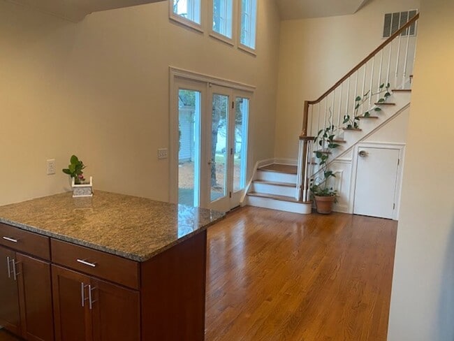 Building Photo - Banner Country Club condo