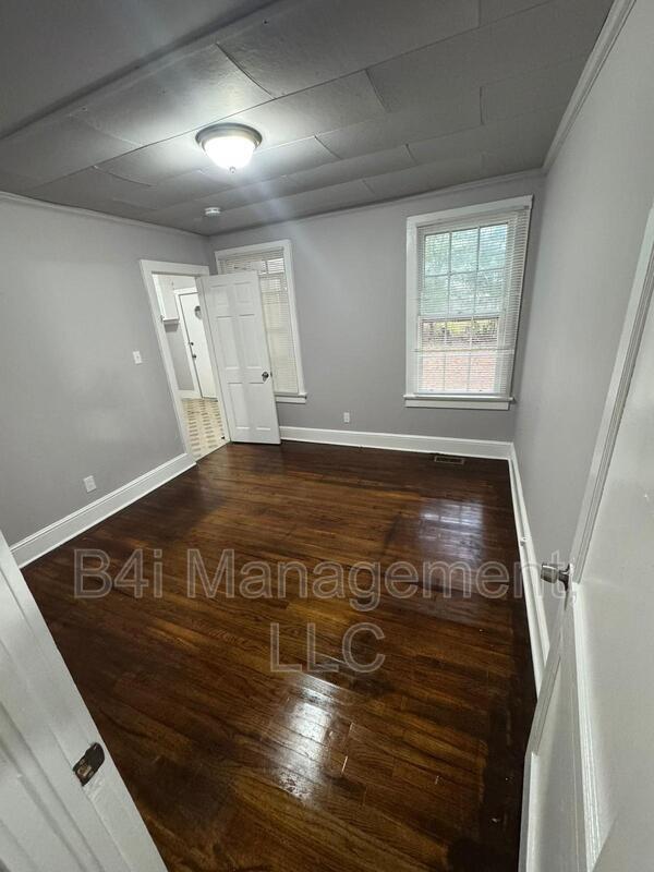 Building Photo - 771 Beaumont Cir