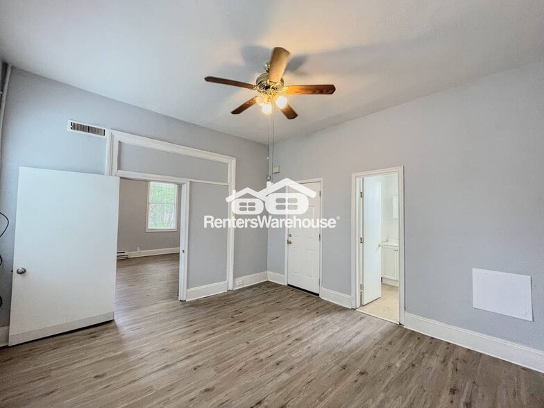 Building Photo - 1305 W 38th St