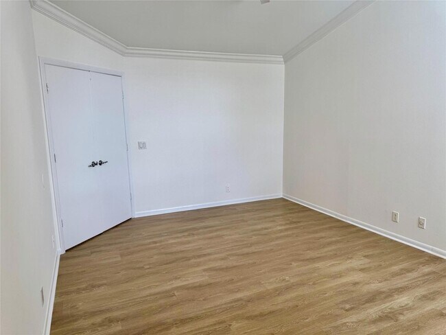 Building Photo - 5361 Buckhead Cir