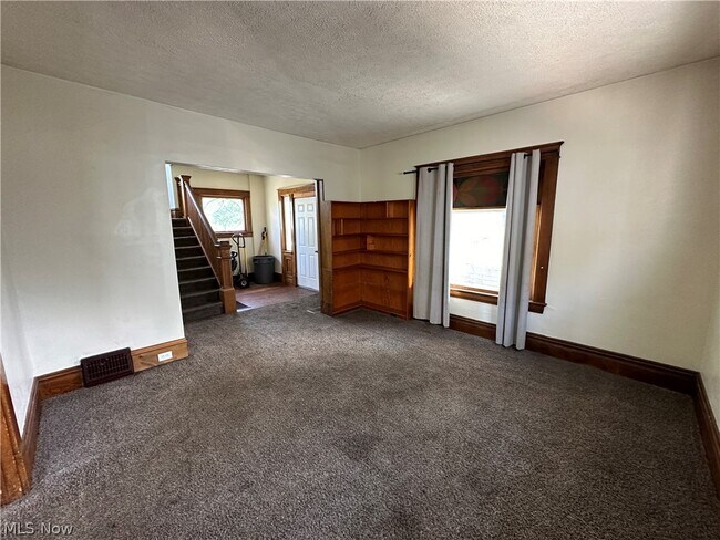 Building Photo - 110 Halls Heights Ave