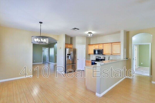 Building Photo - 2695 E Harrison Ct