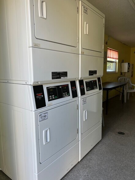 Building Photo - 5521 Bay Blvd