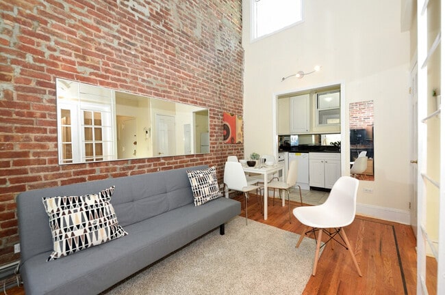 Building Photo - 449 W 47th St