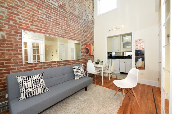 Building Photo - 692 10th Ave