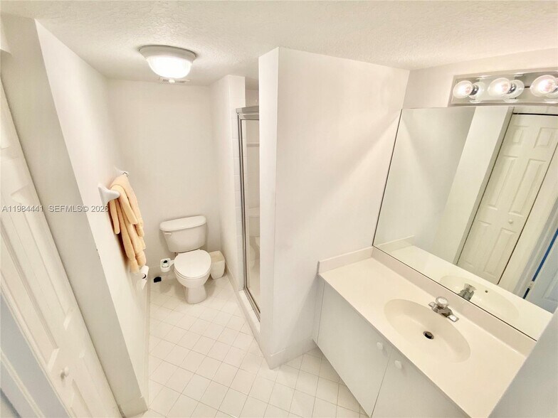 Building Photo - 11522 NW 69th Ter