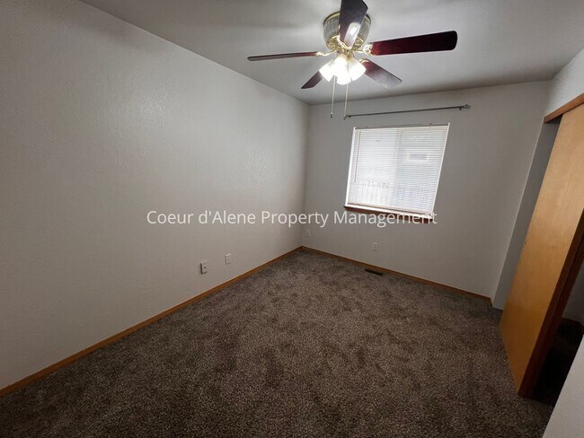 Building Photo - Updated 3 bed house in Davis Park