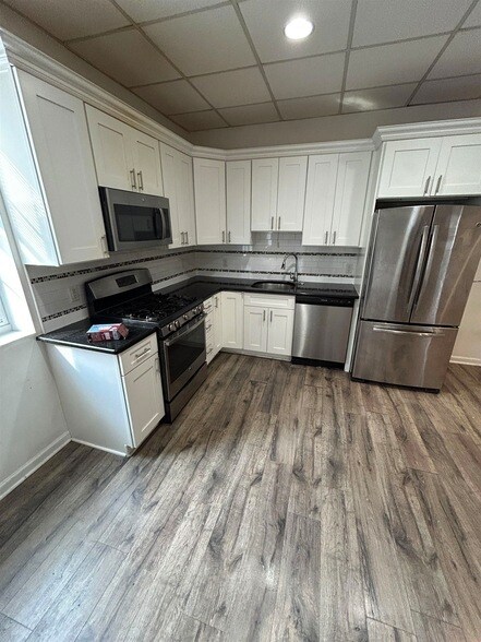 Building Photo - 61 Kansas St