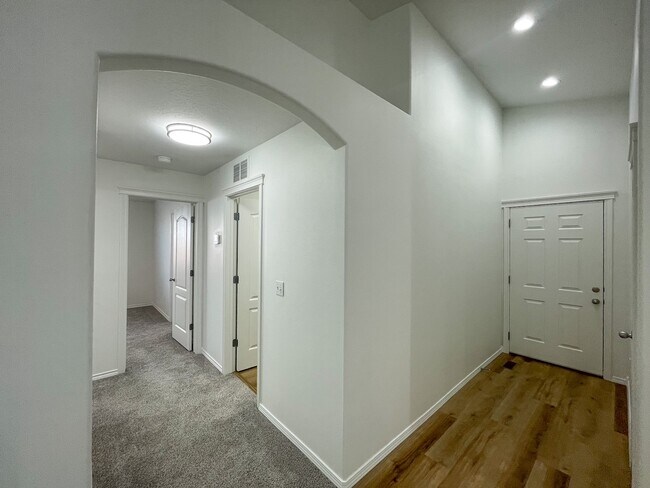 Building Photo - 10826 Hackberry St