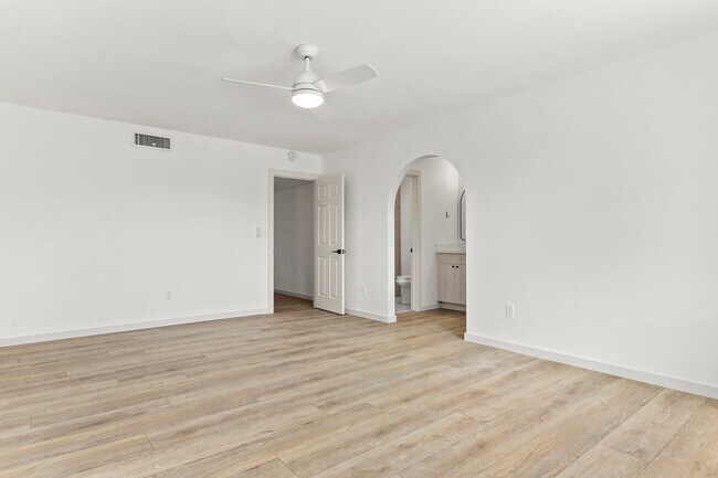 Building Photo - 6021 E Acoma Dr