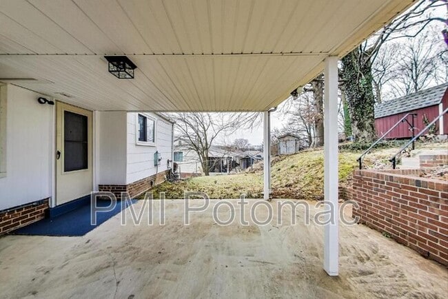 Building Photo - 7422 Parkwood St