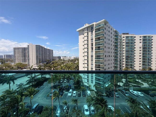 Building Photo - 4001 S Ocean Dr