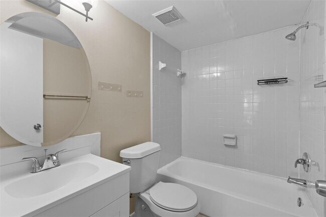 Building Photo - 14419 Hanging Moss Cir