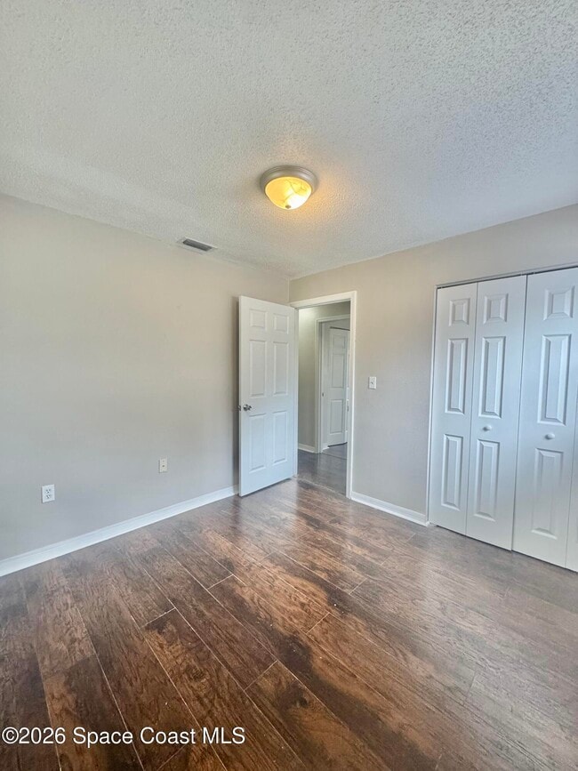 Building Photo - 2444 Victor Rd