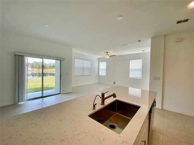 Building Photo - 6246 Shiner St