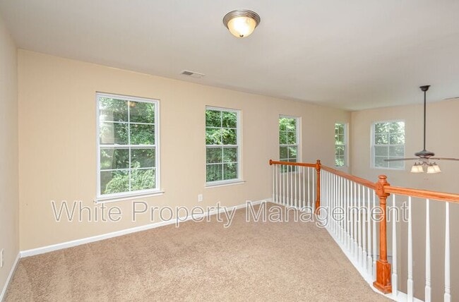 Building Photo - 5517 Tipperlinn Way