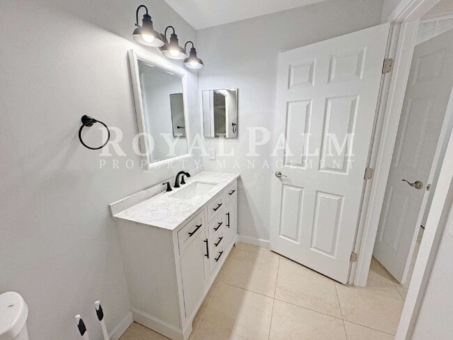 Building Photo - Newly Renovated 3BR/2BTH - 12 Merry Months with No Surprises! - Apply by 12/15 for $500 Off Your ...