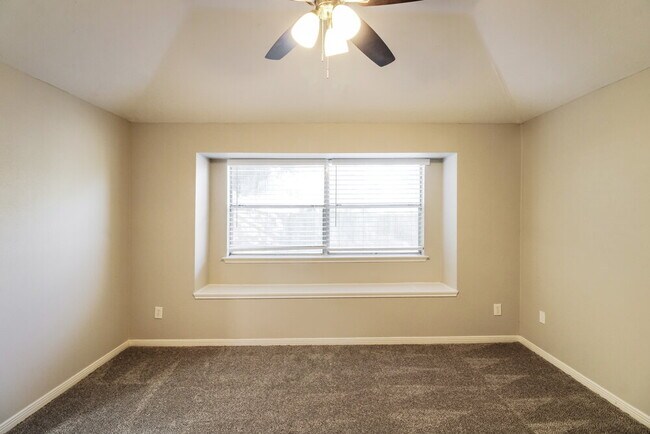 Building Photo - 3010 Twinleaf Dr