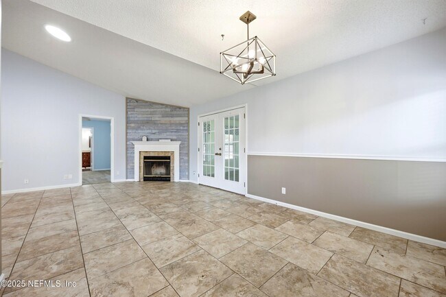 Building Photo - 14049 Broken Bow Dr N