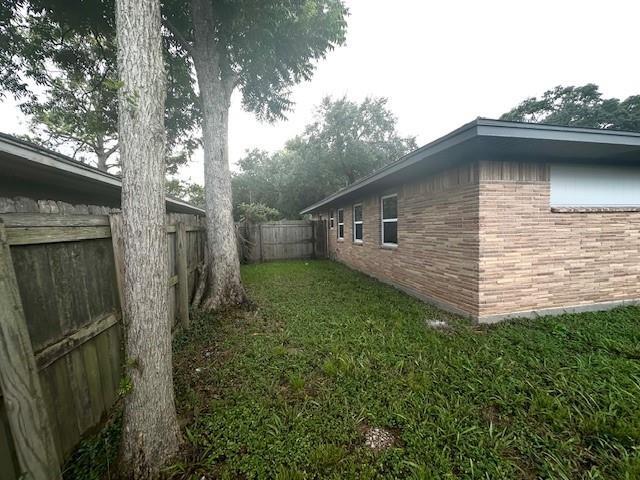 Building Photo - 9013 Lugary Dr