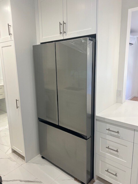 Building Photo - 1014 1/2 Hyperion Ave