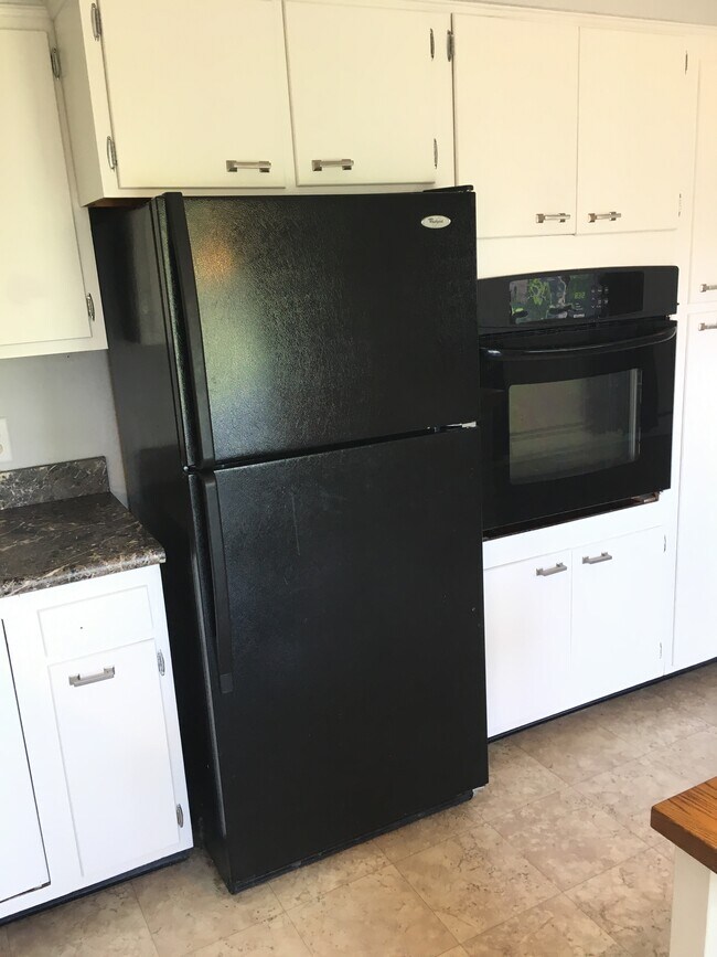 Building Photo - 2123 Dorwood Dr