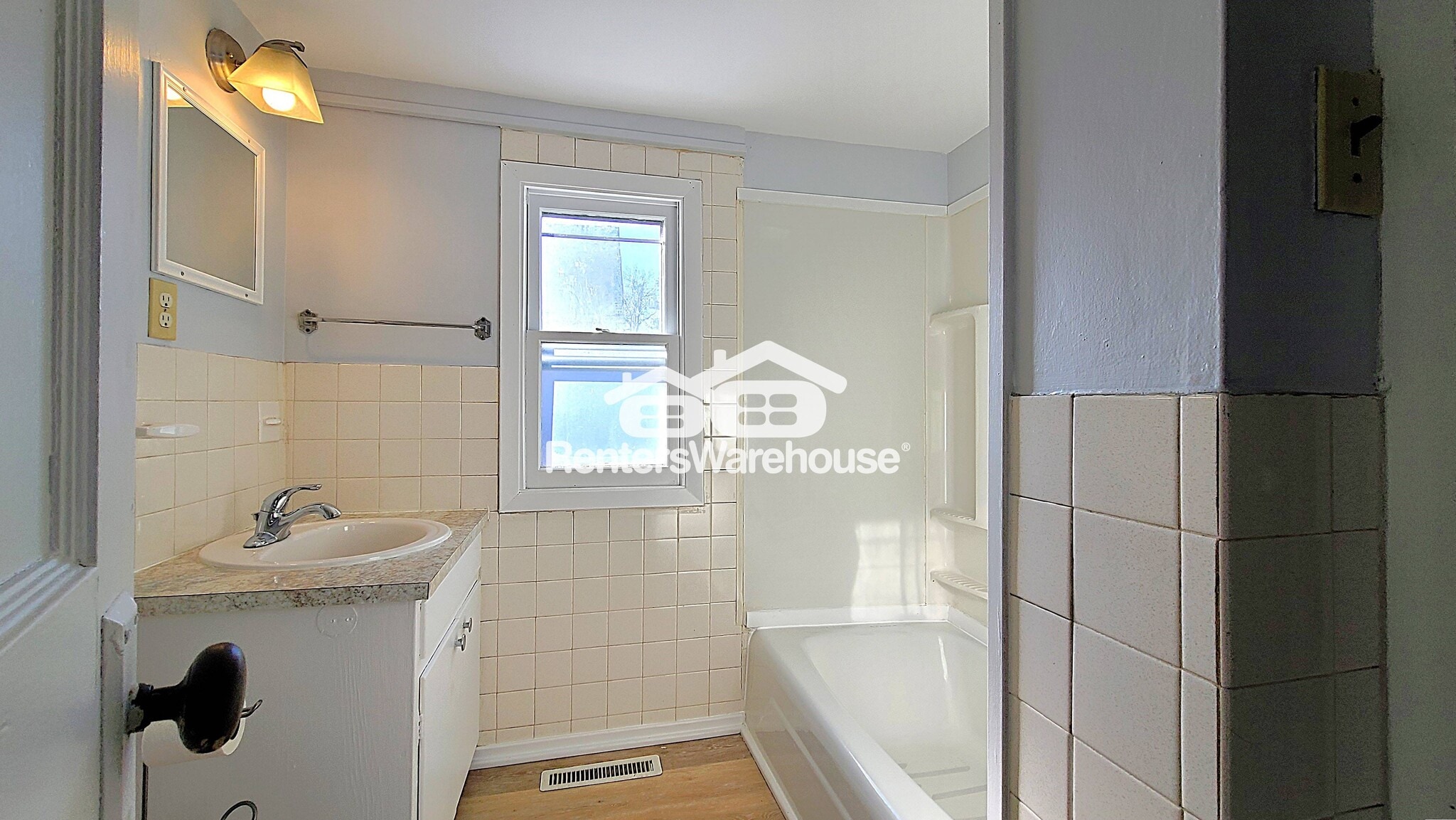 Building Photo - 115 Mathison St