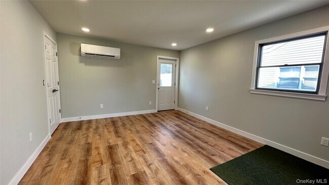 Building Photo - 27 Southridge Dr