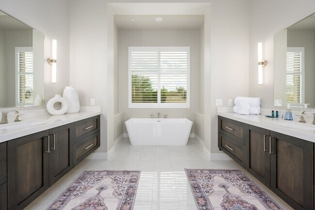 Building Photo - 8742 E Woodley Way