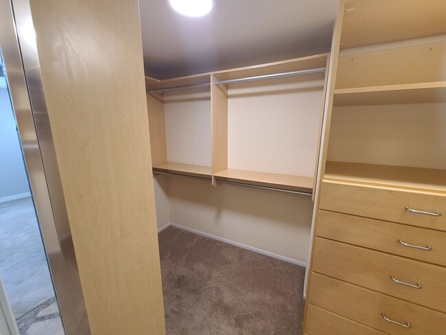 Building Photo - Great golf course views