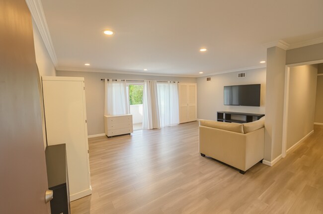 Building Photo - 6301 Coldwater Canyon Ave