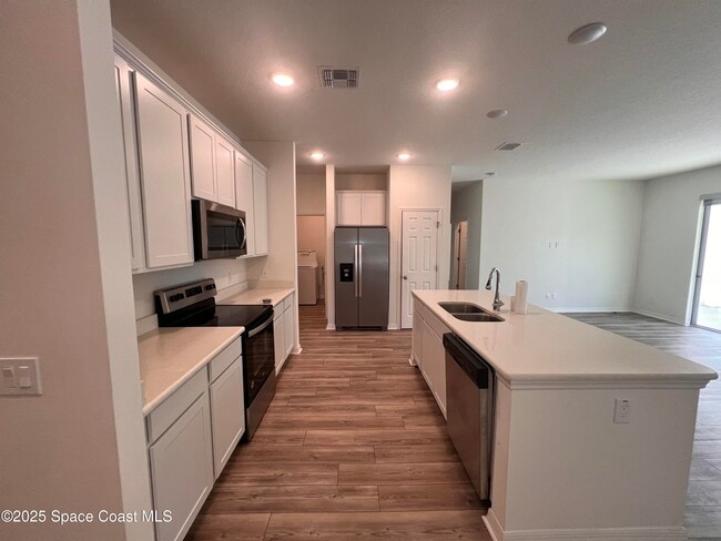 Building Photo - 1031 Grapefruit Rd SE