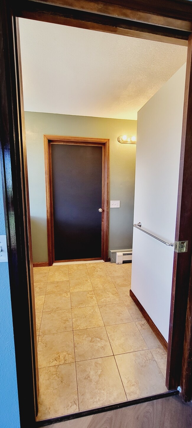 Bathroom area: Sinks/Shower Aera Included - 6290 Wolff St