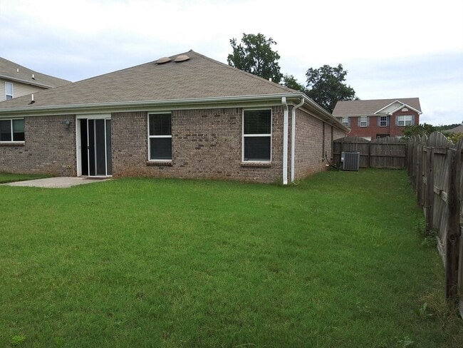 Building Photo - ~~~~~~ BEAUTIFUL ALL BRICK HOME ~~~~~~ Immaculate Covenant Neighborhood, Madison AL