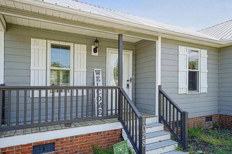 Building Photo - 1028 Forest Glen Dr