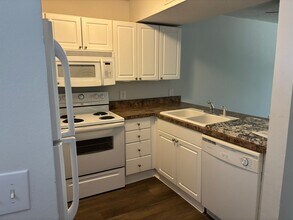 Building Photo - 2 BEDROOM 2 BATH CONDO AT COASTAL VILLAS
