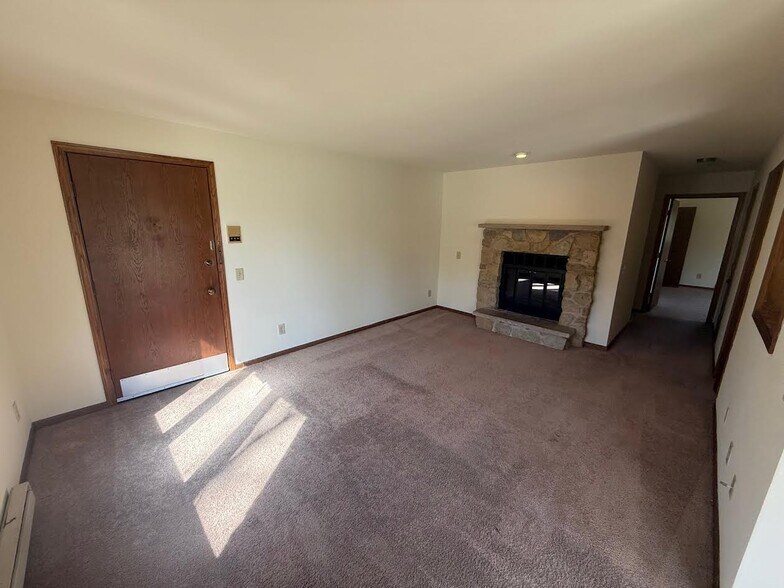 Building Photo - 1 Mesa Ct