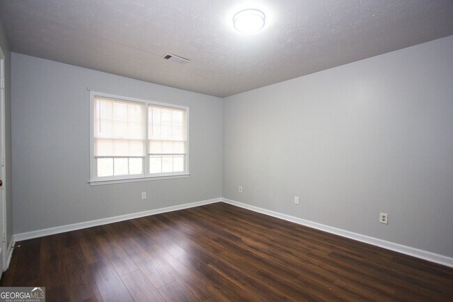 Building Photo - 3252 Inez Dr