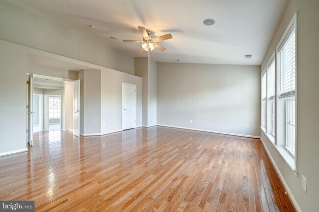 Building Photo - 42029 Bushclover Terrace