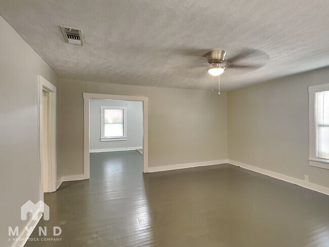 Building Photo - 4105 Elizabeth St